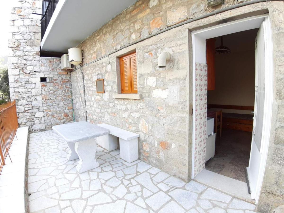 Traditional House Alepis In Areopolis Exterior foto