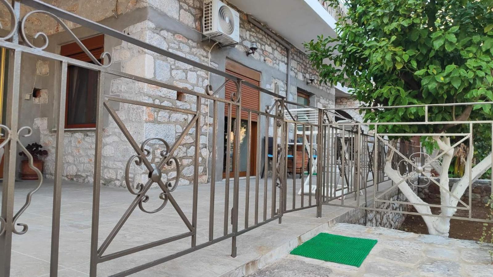 Traditional House Alepis In Areopolis Exterior foto